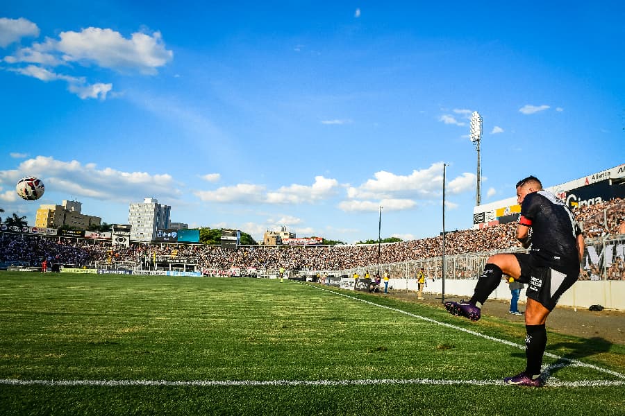 Ponte Preta perde titulares por atrasos salariais às vésperas da Série B