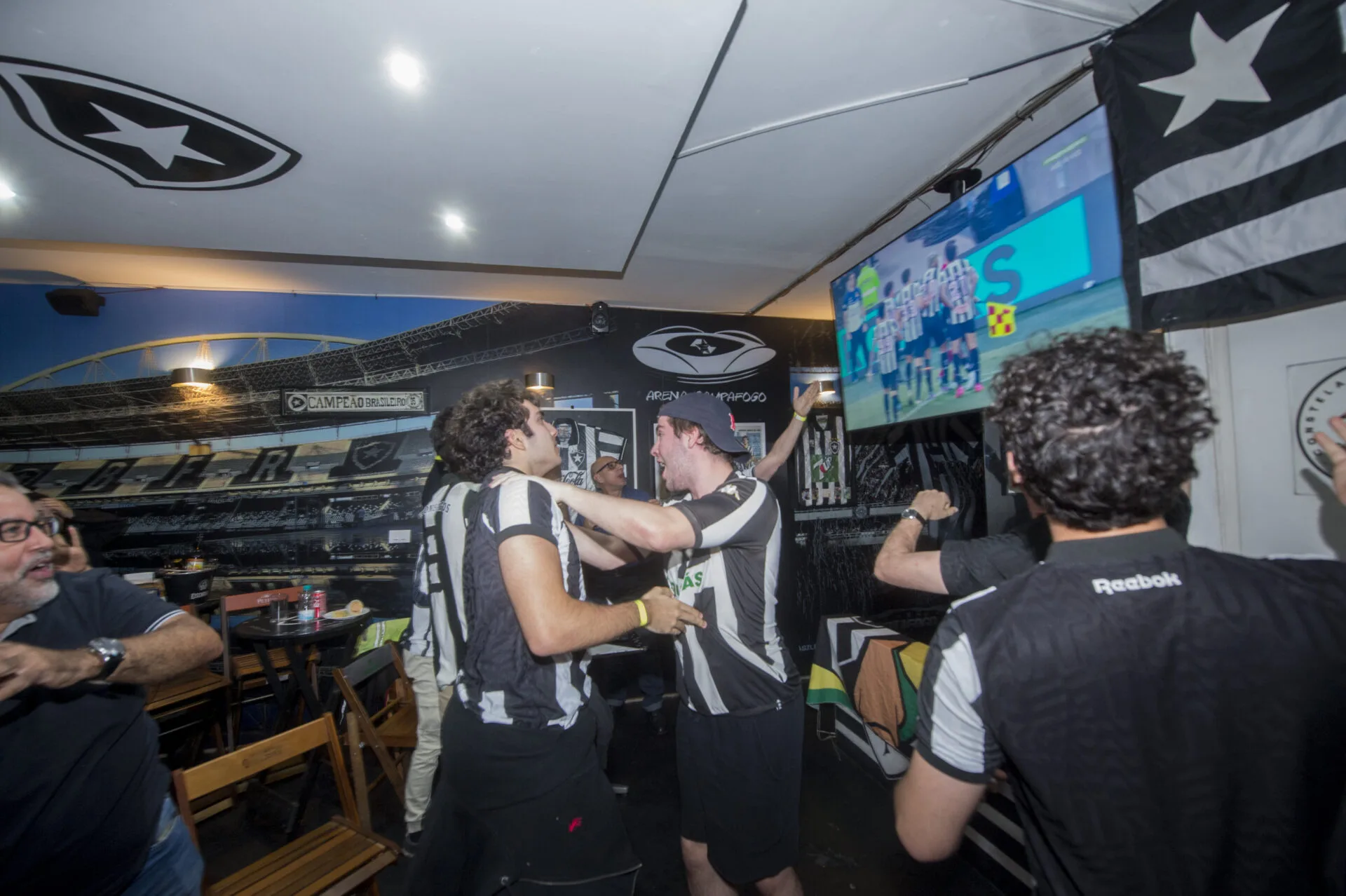 Pesquisa mostra quantos jogos o brasileiro assiste por semana