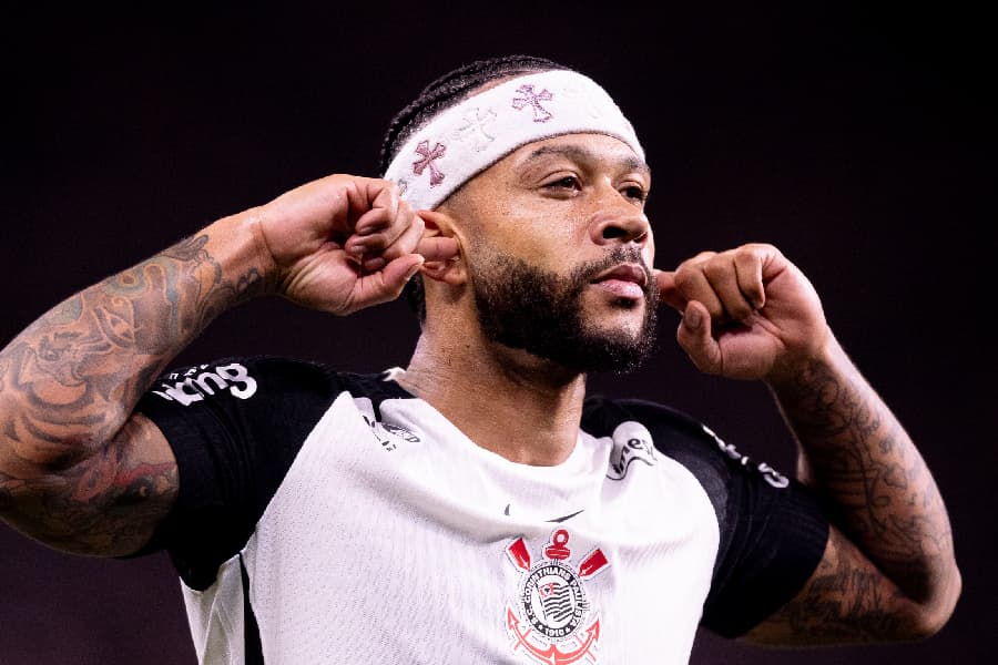 Yuri Alberto e Memphis Depay decidem, e Corinthians bate São Paulo