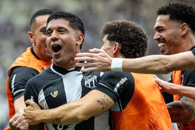 Ceará aproveita expulsão, vence Fluminense e respira no Brasileiro