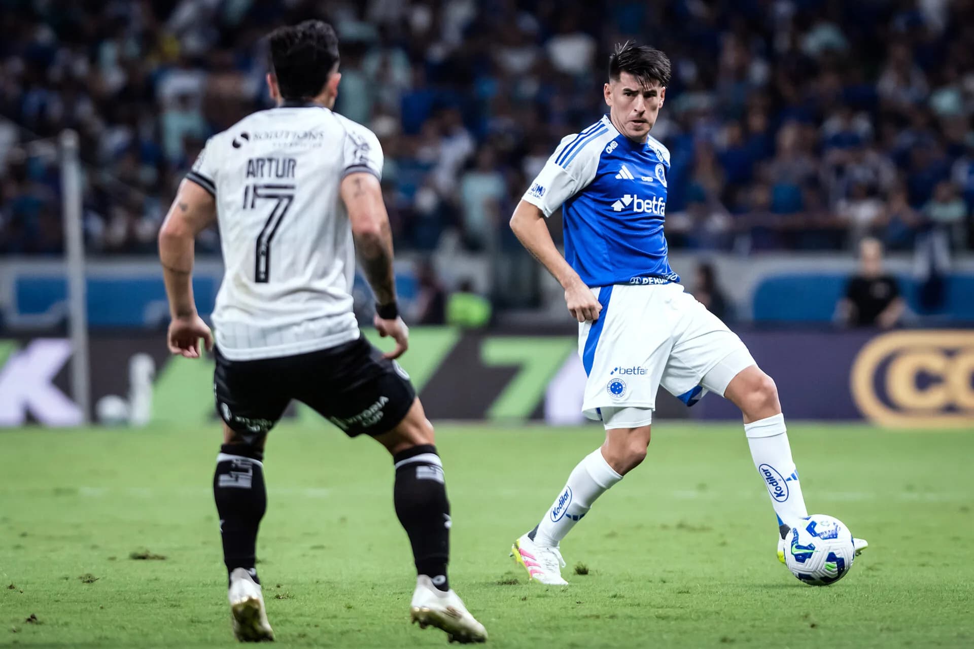 Botafogo reage, busca empate nos acréscimos e frustra o Cruzeiro no Mineirão