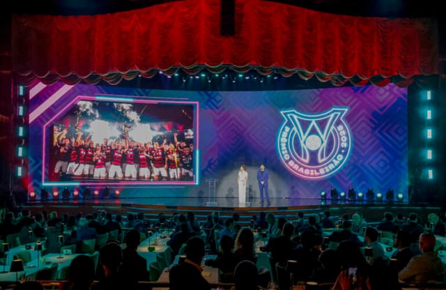 Flamengo e Cruzeiro dominam Prêmio Brasileirão 2025