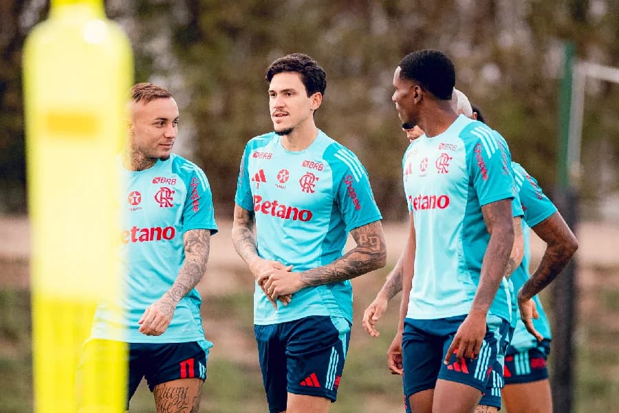 Filipe Luís revela chances de Pedro voltar em Flamengo x Pyramids