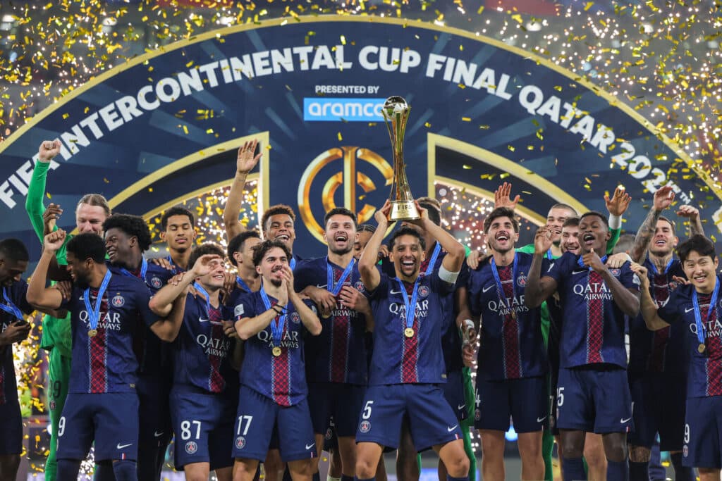 Flamengo erra quatro pênaltis e PSG é campeão mundial pela primeira vez