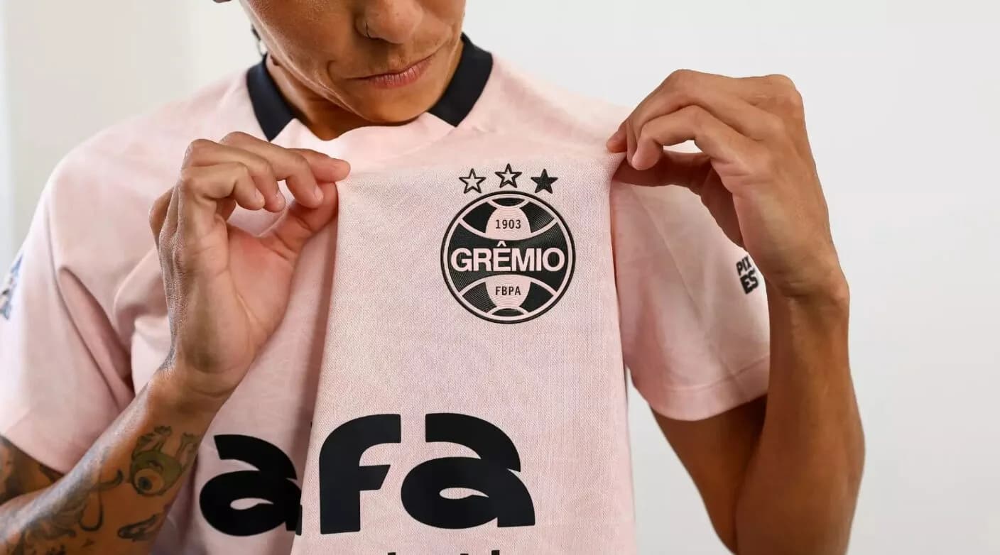 Grêmio lança promoção da camisa rosa após fala homofóbica de Abel Braga