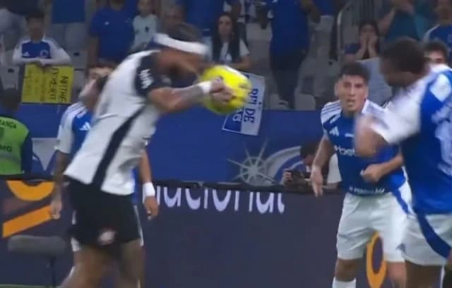 Cruzeiro x Corinthians: o áudio do VAR no decisivo gol de Memphis