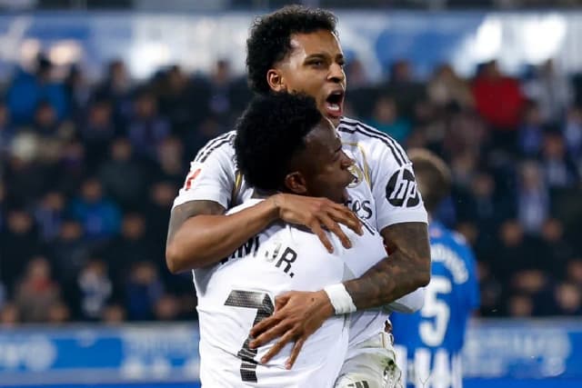 Rodrygo decide, Real Madrid supera o Alavés e Xabi Alonso respira