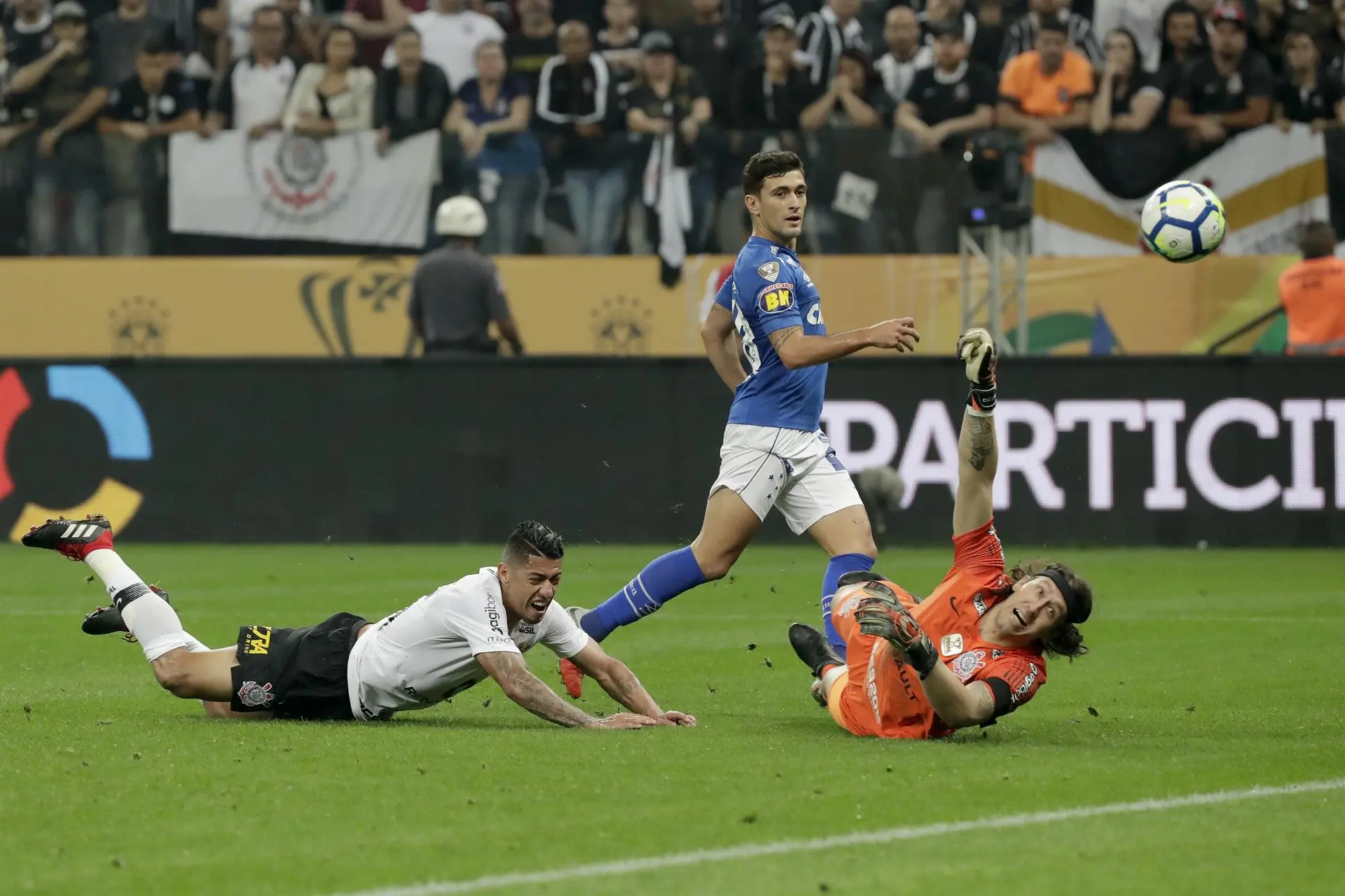 Cruzeiro x Corinthians: último encontro na Copa do Brasil teve título e polêmica
