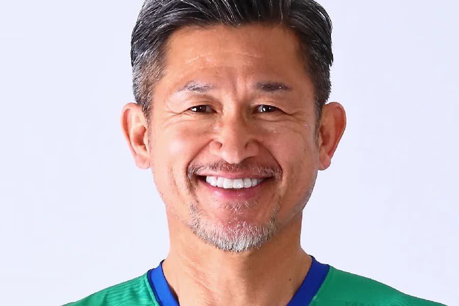 Kazu, ex-Santos e Palmeiras, assina com novo clube aos 58 anos