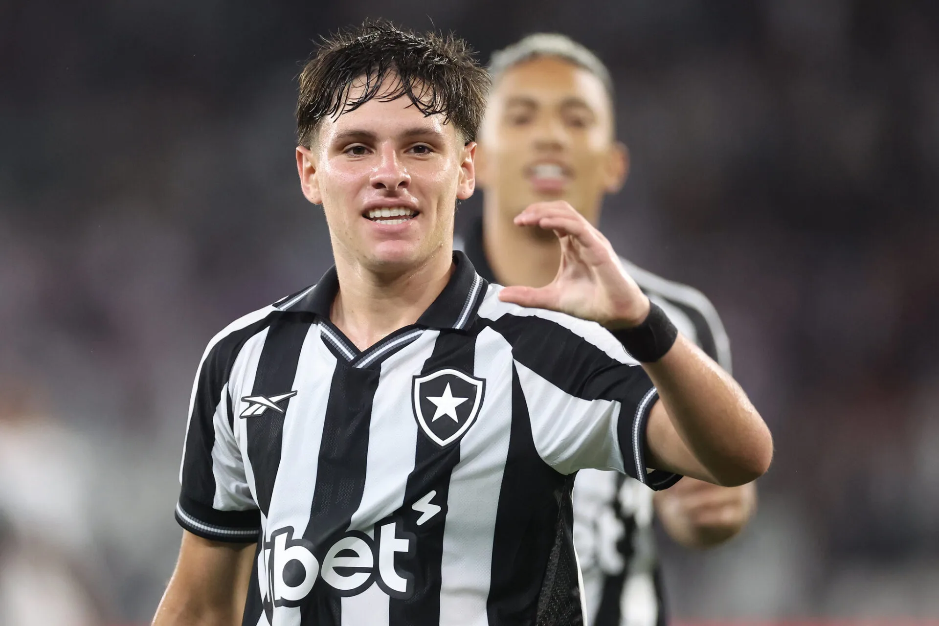 Montoro decide e Botafogo supera o Volta Redonda