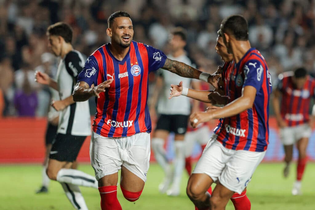 Bahia vira sobre o Corinthians e estreia com triunfo na Vila