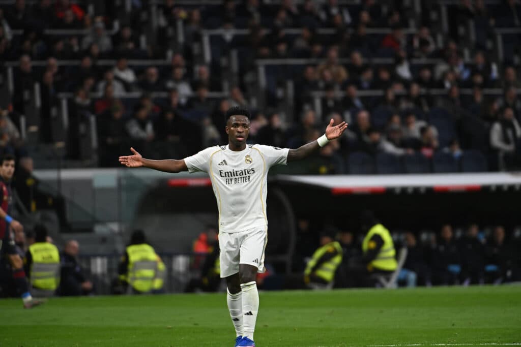 Mbappé defende Vini Jr. de vaias: ‘Não é culpa dele se jogamos diferente’