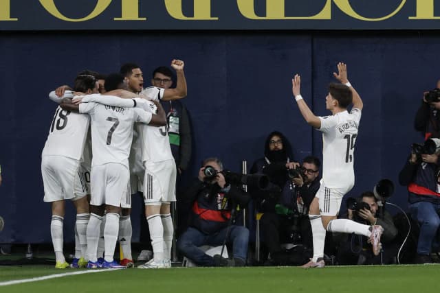 Mbappé decide, Real Madrid vence Villarreal e assume a liderança de LaLiga