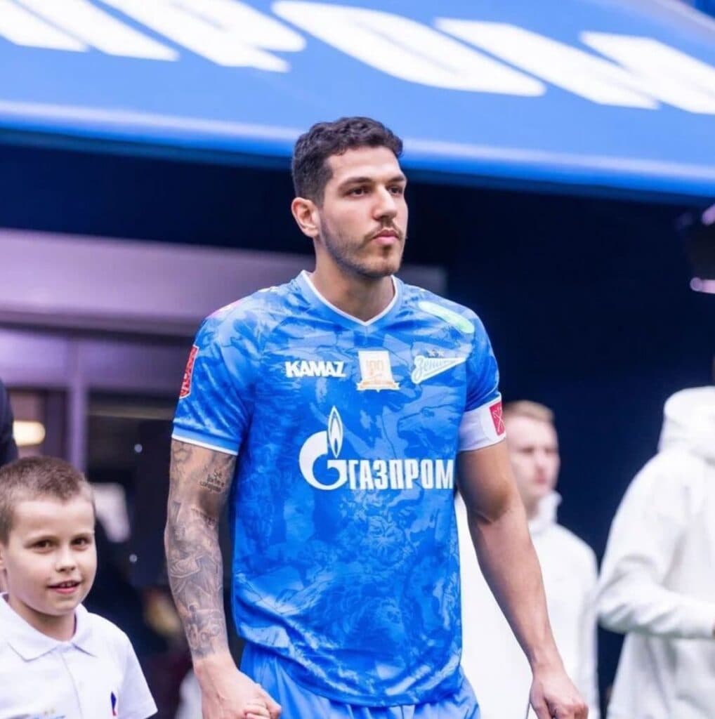 Palmeiras busca novo zagueiro; confira cinco opções