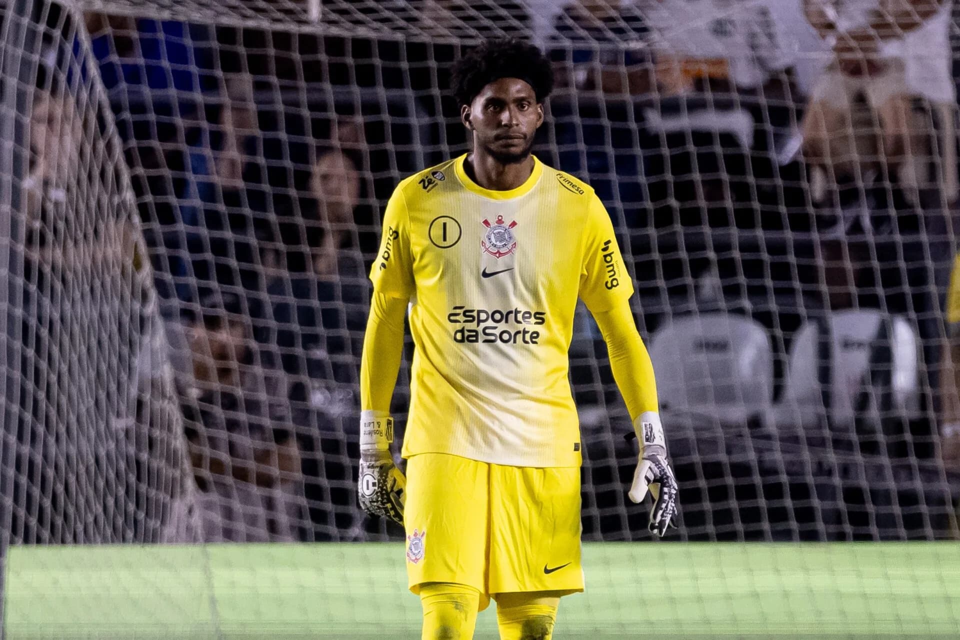 Hugo Souza critica Vila Belmiro: ‘Santos merece mais cuidado’