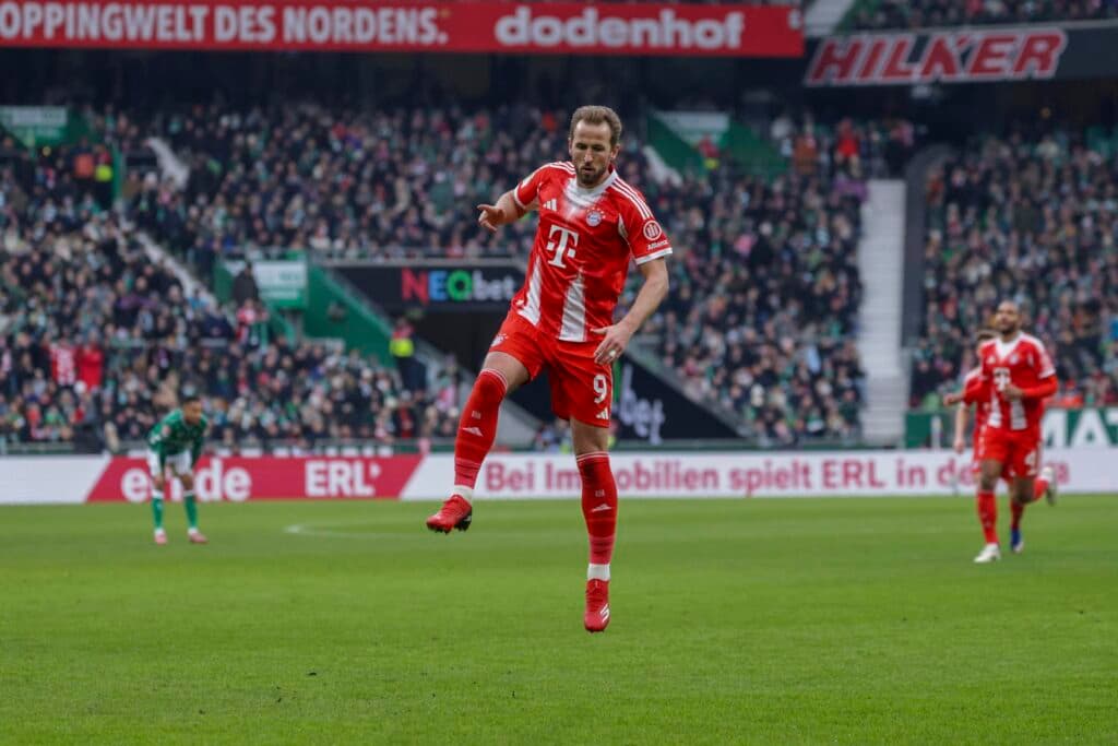 Kane bate marca histórica contra Werder Bremen, e Bayern segue líder