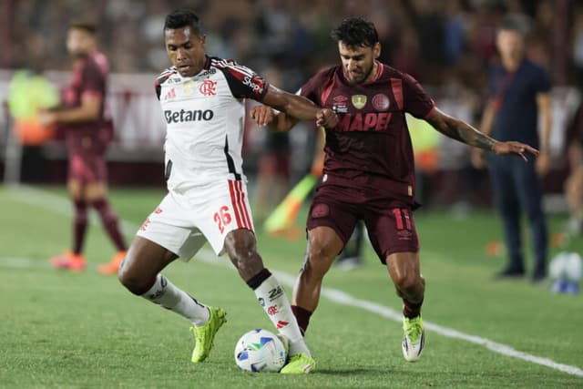Flamengo perde para o Lanús e fica em desvantagem na Recopa