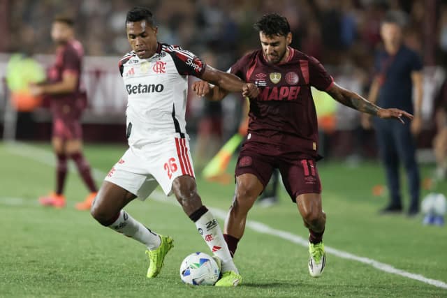 Flamengo perde para o Lanús e fica em desvantagem na Recopa