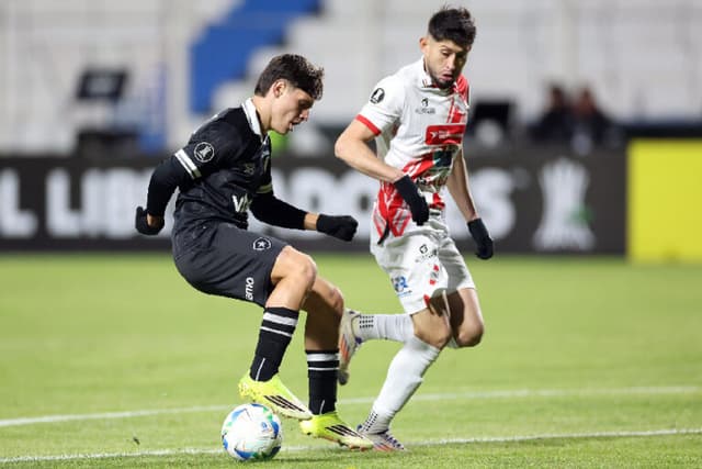 Botafogo perde para Nacional Potosí na altitude e amplia crise