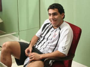 Tévez faz 42 anos: as fotos de Carlitos nos arquivos de PLACAR