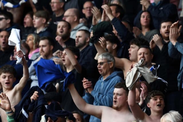 Como Leicester e Sheffield Wednesday servem de exemplo para clubes brasileiros