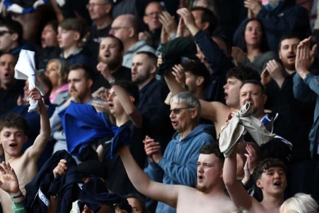 Como Leicester e Sheffield Wednesday servem de exemplo para clubes brasileiros