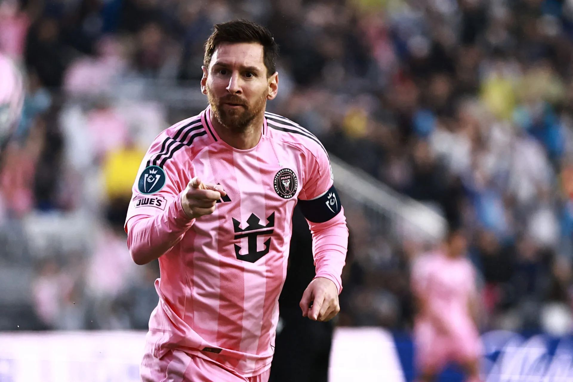 Lionel Messi compra 100% de ações de clube espanhol