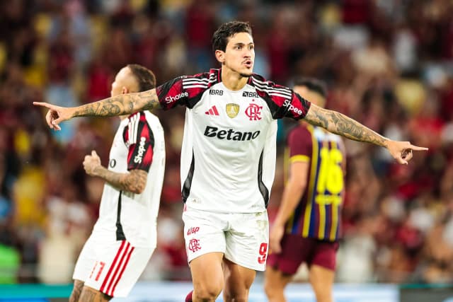 Pedro brilha, Flamengo massacra Madureira e garante vaga na final