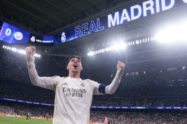 Valverde marca três gols e Real Madrid amassa City na Champions