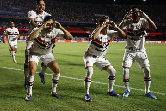Ferreirinha faz hat-trick e São Paulo goleia o Cruzeiro no Morumbis