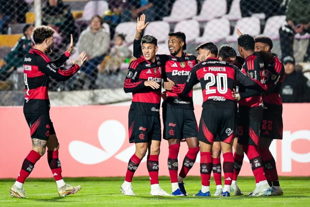 Flamengo vence Cusco na estreia da Libertadores