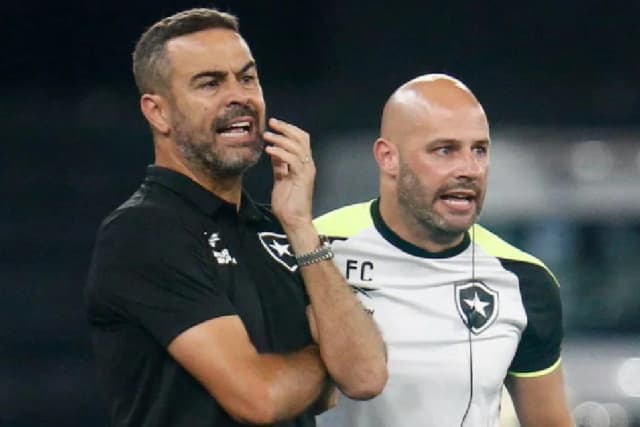 Botafogo encaminha contratação de ex-auxiliar de Artur Jorge