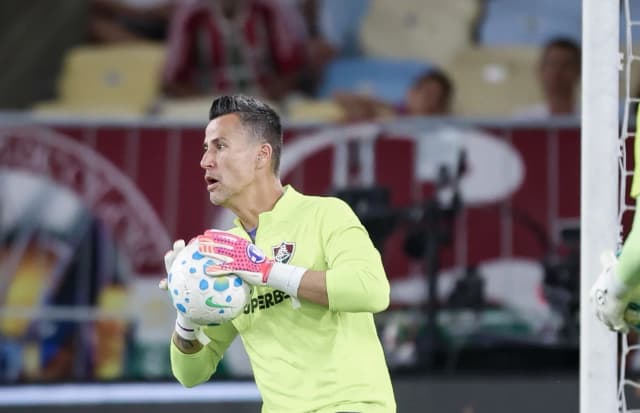 Fábio bate recorde de mais velho a jogar na Libertadores