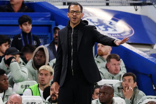 Chelsea anuncia demissão de Liam Rosenior