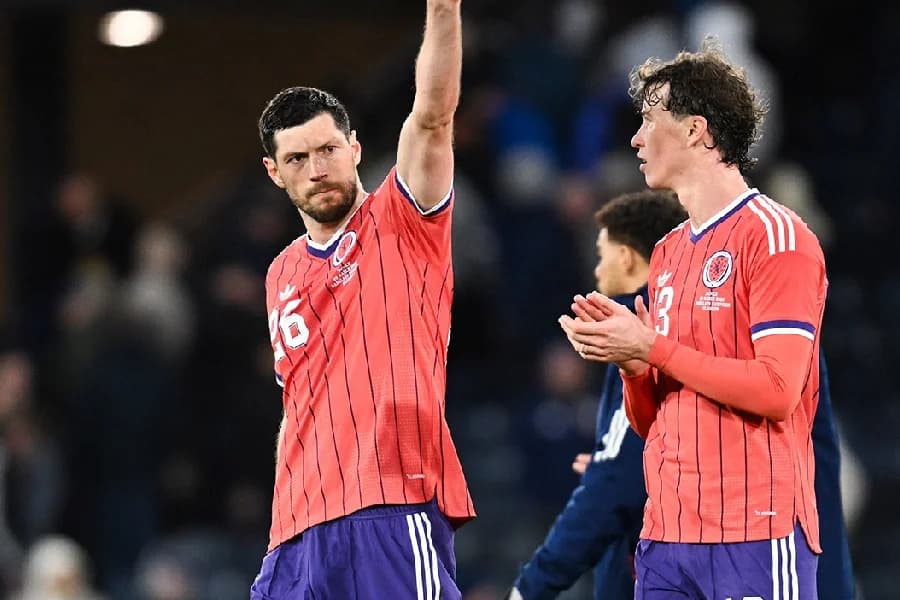 Qual maior artilheiro em Copas do Mundo da Escócia, adversária do Brasil?