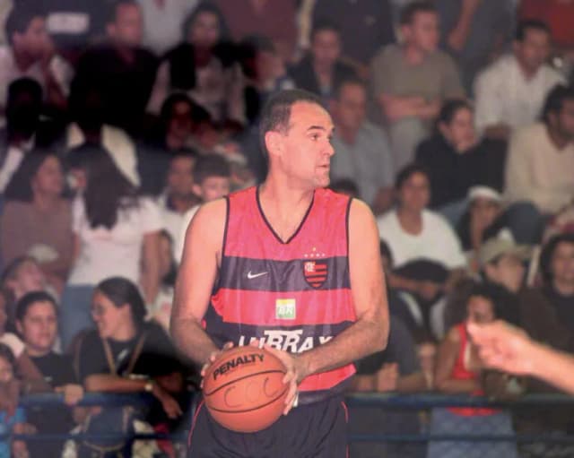 Palmeiras, Corinthians e Flamengo homenageiam Oscar Schmidt