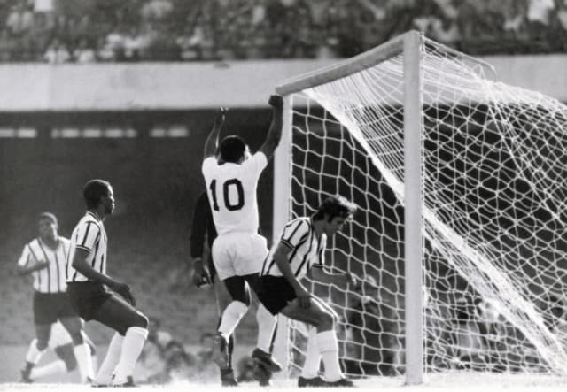 Por que as redes de futebol têm formatos diferentes?