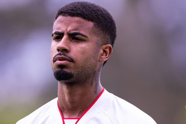 Matheus Ferreira: cria de Cotia que jogou com Estêvão e Rayan e pode virar solução no São Paulo