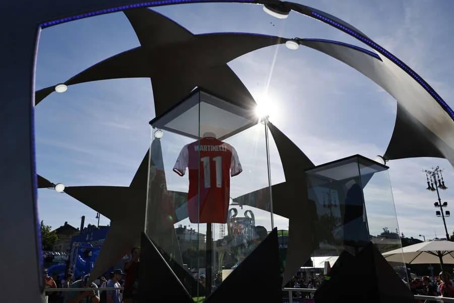 Arsenal e PSG estão no Top-10 de camisas mais valiosas do mundo