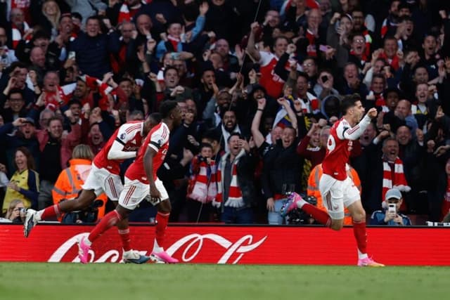 Havertz decide, Arsenal bate Burnley e seca City pelo título inglês