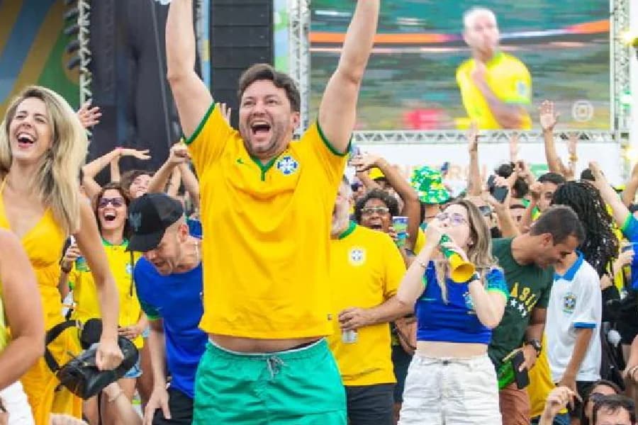 Fan Fest em Niterói reúne artistas e torcida para o hexa