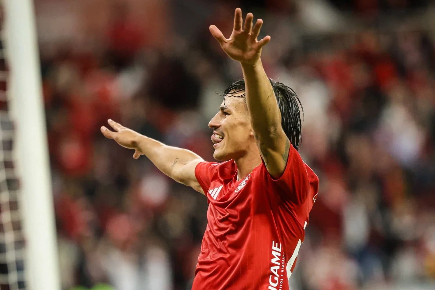 Alerrandro brilha, Anthoni fecha o gol e Internacional supera o Fluminense
