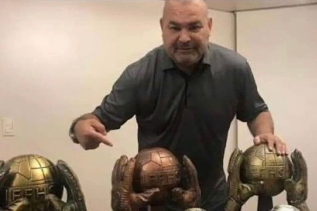 Chilavert critica brasileiros após exibição de painel com Bolsonaro no Paraguai