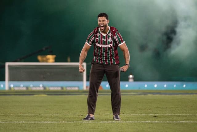 Hulk afirma que transparência foi decisiva para acerto com Fluminense
