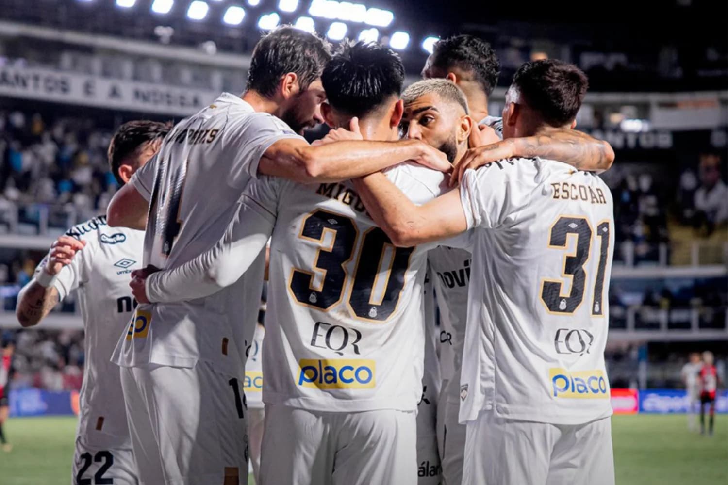 Santos é letal, supera expulsão de Gabigol e vence o Vitória
