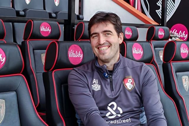 Liverpool quer Iraola como novo treinador