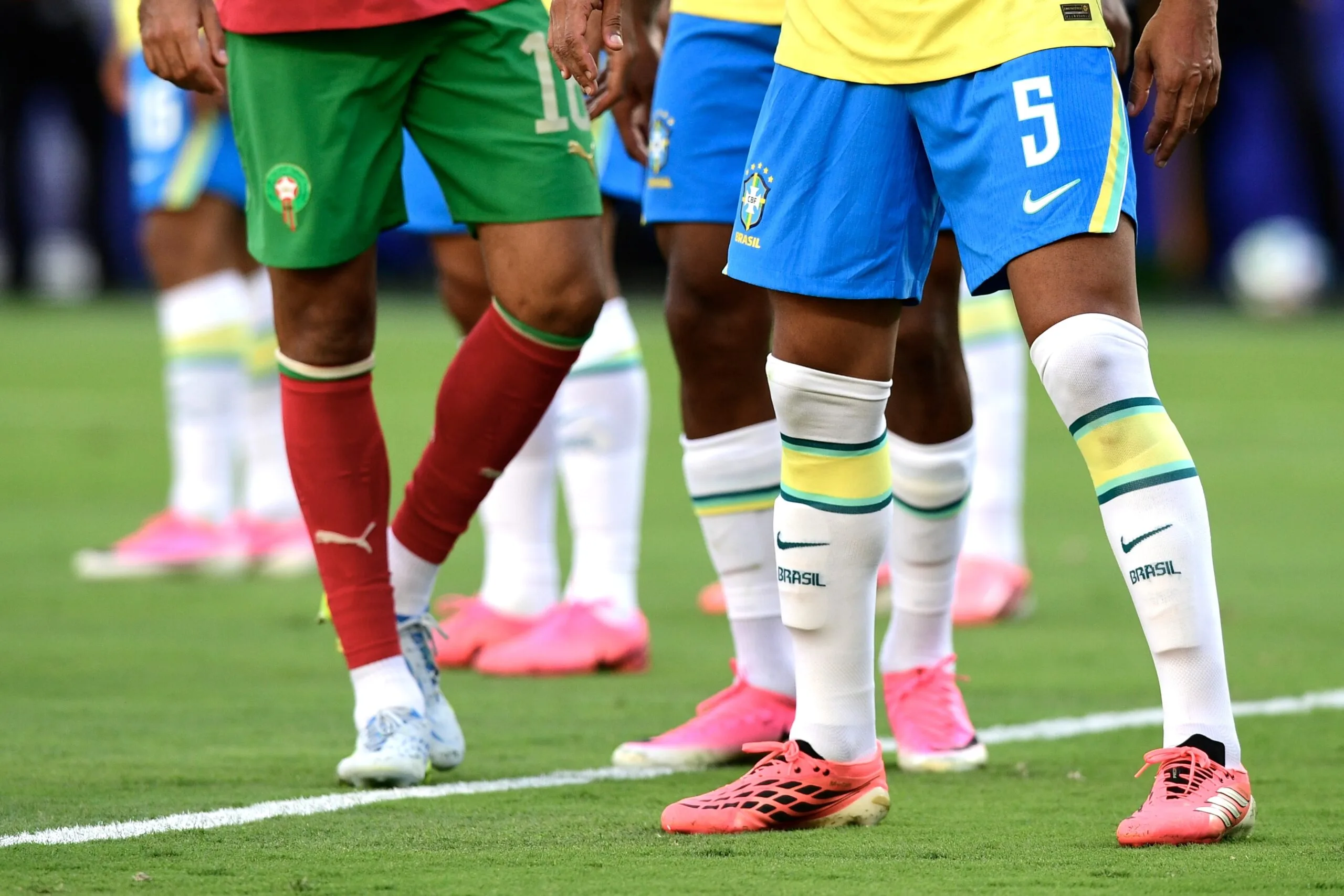 A Copa das chuteiras rosas; entenda por que esta é a cor da moda
