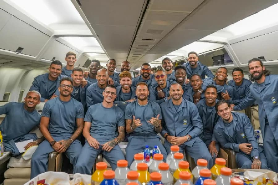 Seleção brasileira desembarca nos Estados Unidos para a Copa