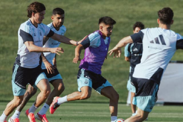 Argentina: Treino para Copa e situação de Messi e lesionados