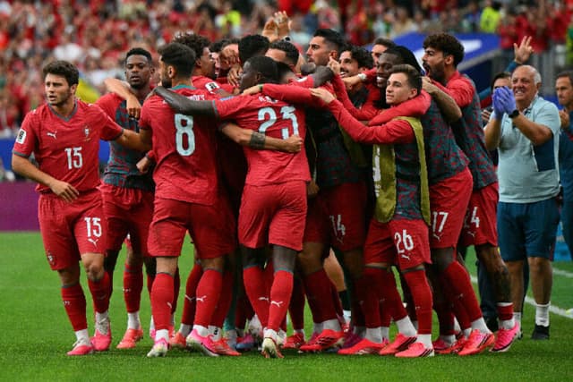 Cristiano Ronaldo bate recordes e Portugal atropela Uzbequistão na Copa